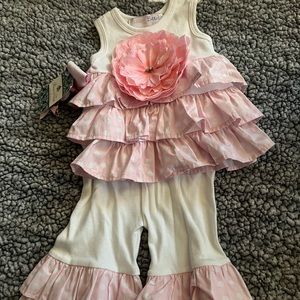 Baby buds by MudPie 2 pc outfit 0-6 months. NWT so precious!!